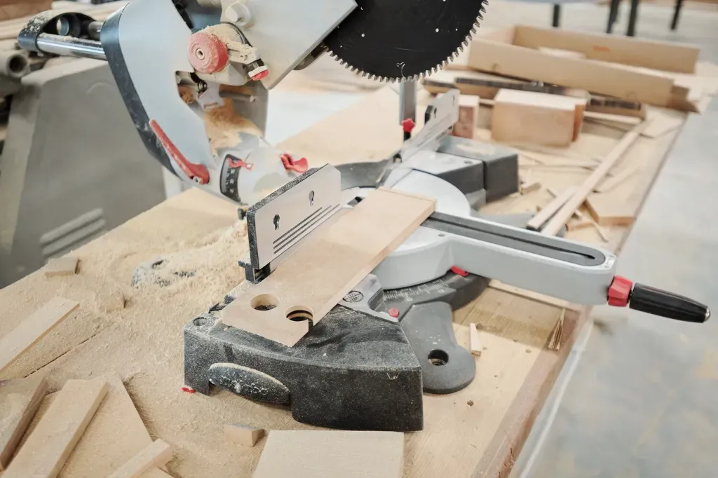 przecinarka stołowa do drewna 